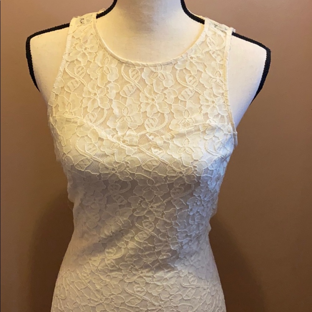 🌟EXPRESS fitted cream lace dress🌟